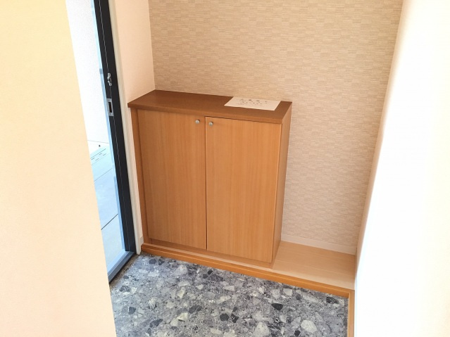 【エントランス】 | フォーレス華　B棟 | 同物件の別部屋写真です。