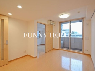 【居間・リビング】 | スペーシア三軒茶屋弐番館