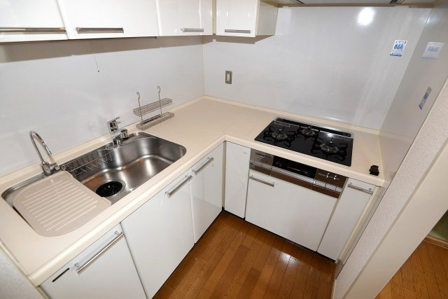 ワコーレアーバンフラッツ三宮東のキッチン