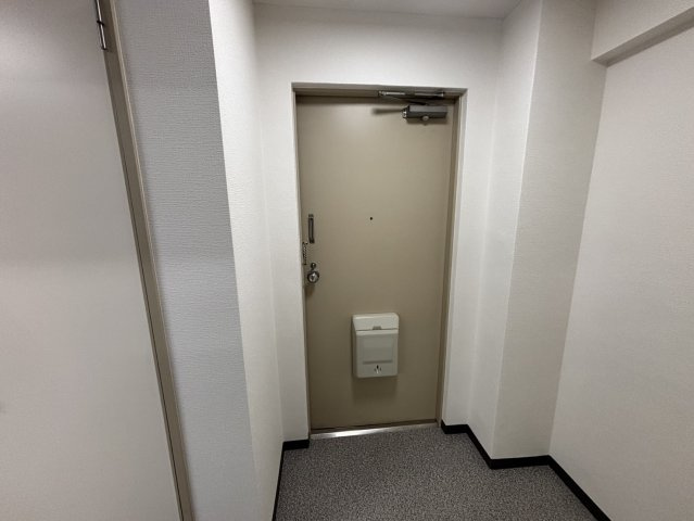 第3SSビル　303の玄関