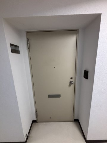 第3SSビル　303の玄関