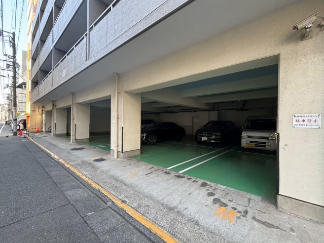 第3SSビル　303の駐車場