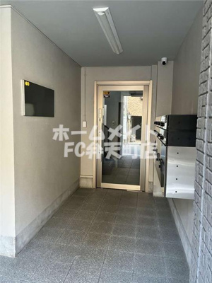 【エントランス】 | CREST