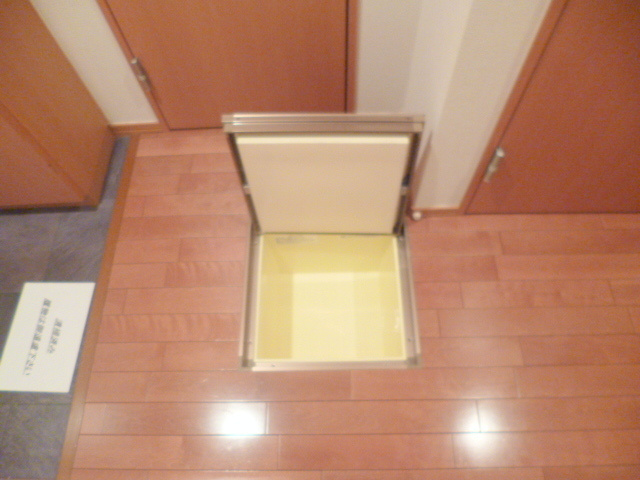 ヴィルヌーヴ阿佐ヶ谷の設備|★1Ｆならではの床下収納★