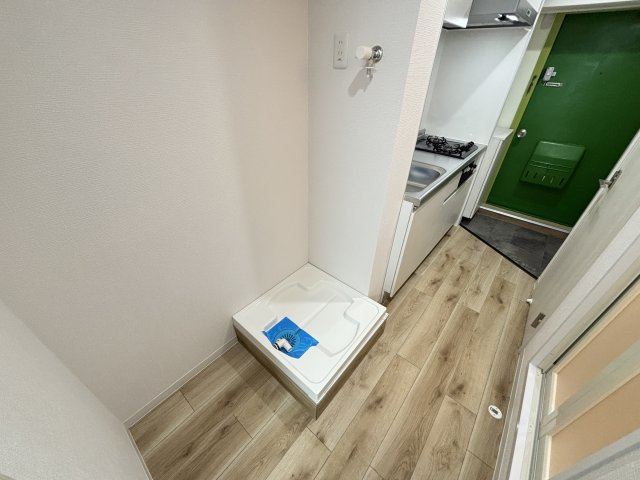 洗濯機置き場新設（キッチン横）