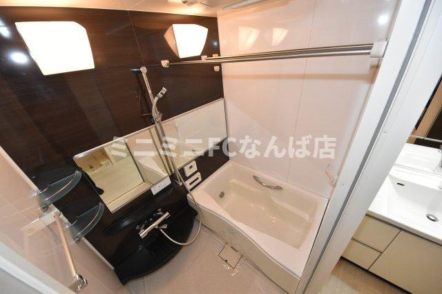 プレサンス堺筋本町フィリアの浴室