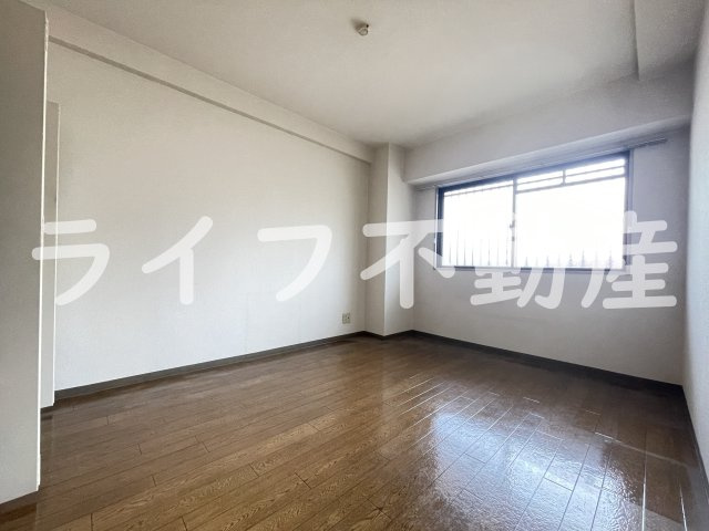 イーストヒル長田の居間・リビング|ゆったり過ごせる居間です