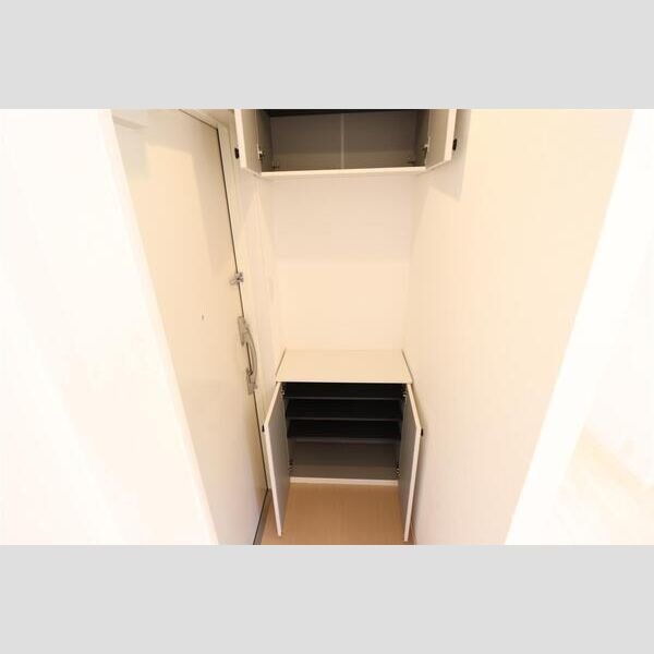 THE CITY神戸元町Ⅱの玄関