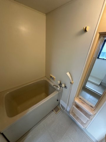 シャトー弁天弐番館の浴室