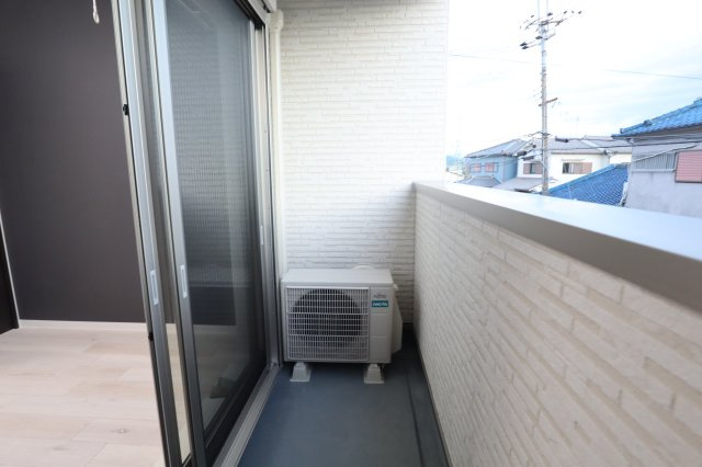 ジーメゾン生駒プレシールのバルコニー