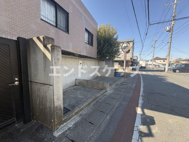 ビューパレー高崎歌川の駐車場|高崎、前橋のお部屋探しはエンドスケープまで！お客様の理想お聞かせ下さい♪