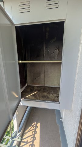 田園ハイツ川越2号棟のバルコニー|バルコニー物入れ