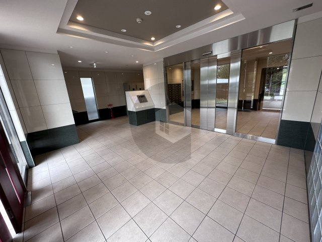 ARCENCIEL SQUARE TAKAIDAのロビー