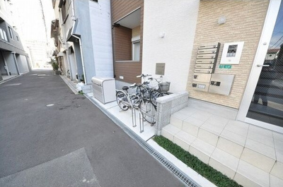 【エントランス】 | ハーモニーテラス三津屋中