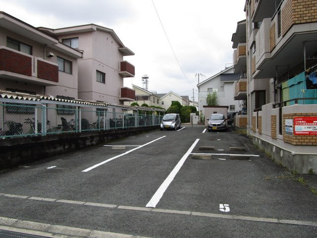 第2パークハイツ橋の内の駐車場
