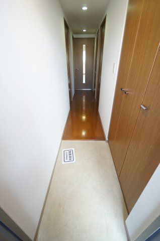 グランダジュール千葉みなとの玄関|当日の見学大歓迎！