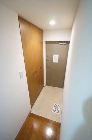 グランダジュール千葉みなとの玄関|ご見学・ご契約時の送迎可能！
※すべて同タイプのお写真です