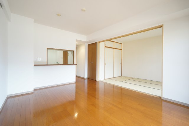 グランダジュール千葉みなとの居間・リビング|水曜日、営業時間外もご相談ください！