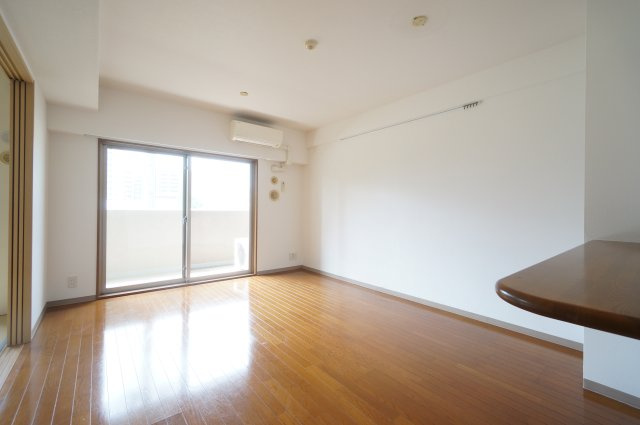 グランダジュール千葉みなとの居間・リビング|お電話でのご予約がスムーズです！