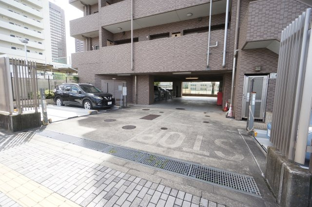 グランダジュール千葉みなとの駐車場|初期費用ご相談ください！