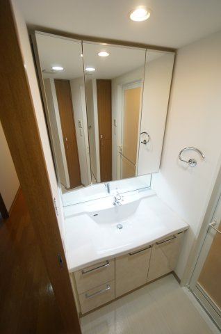 グランダジュール千葉みなとの洗面所|オンライン対能応可！