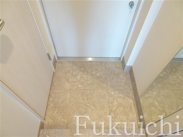 イプセ碑文谷の玄関