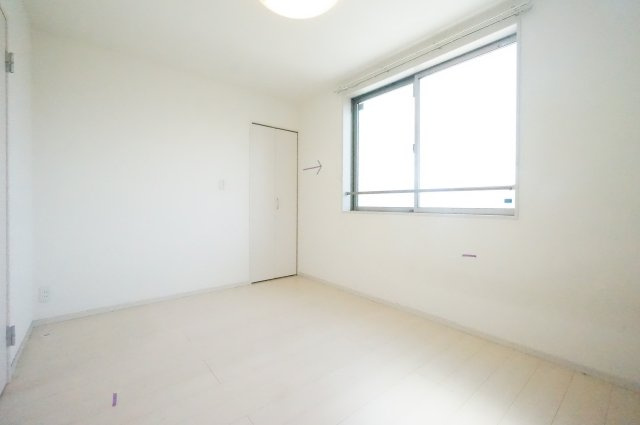 リブリ・浜野の洋室|詳細、ご不明点等、お気軽にご連絡ください！
※すべて反転タイプのお写真です