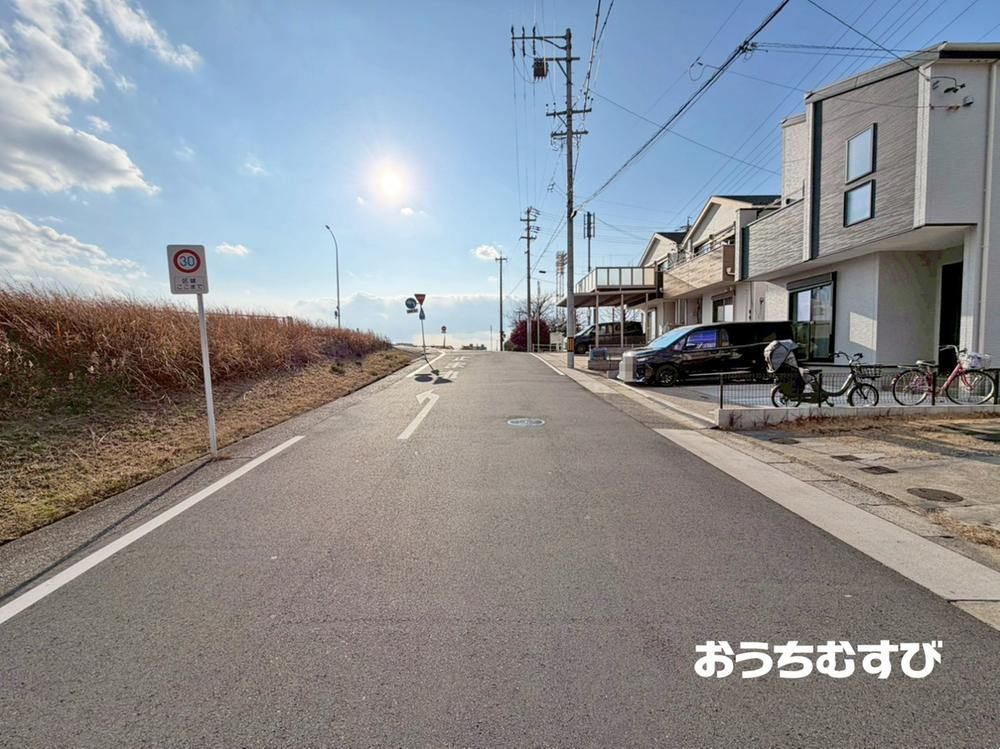守山区元郷2120①(全1棟)の前面道路含む現地写真