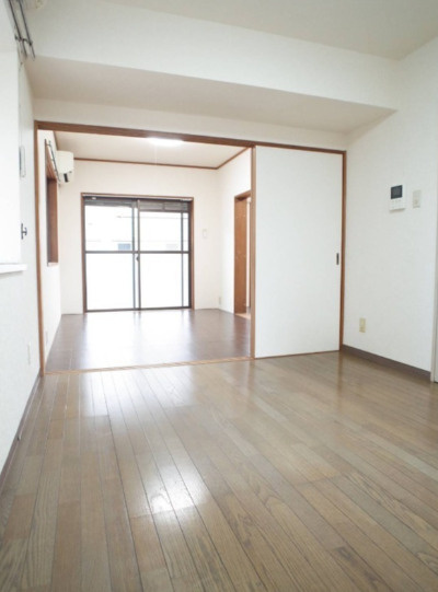 ドゥエルイーストの居間・リビング|諸条件、交渉などお任せ下さい！