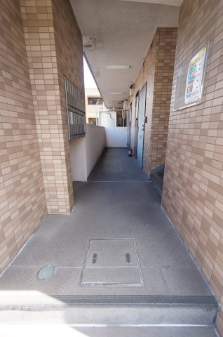 ドゥエルイーストのロビー|初期費用ご相談ください！