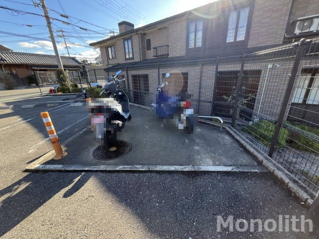 ミルトブリーゼの駐車場