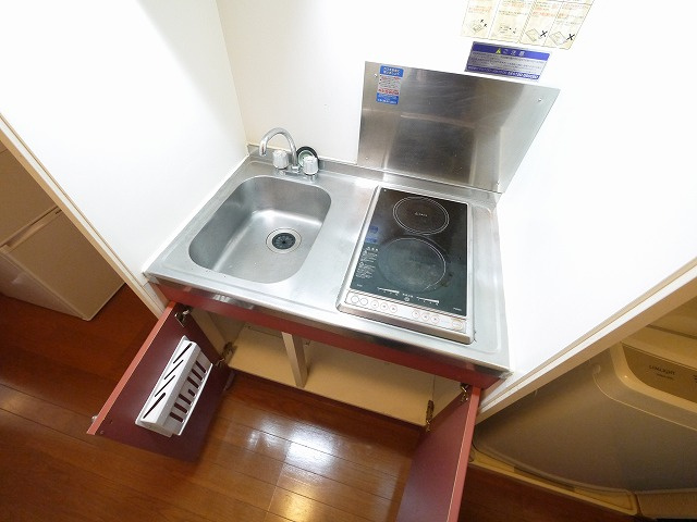 レオパレス八条のキッチン|お料理しやすいキッチンです