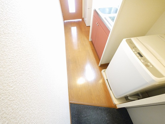 レオパレス八条の玄関|シンプルで使いやすい玄関です