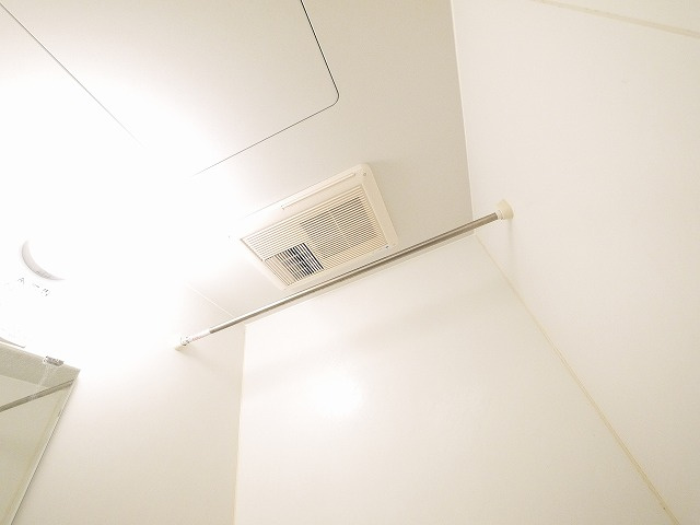 レオパレス八条の設備|浴室乾燥機も付いております。