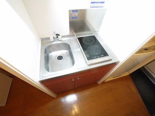 レオパレス八条のキッチン|お料理しやすいキッチンです