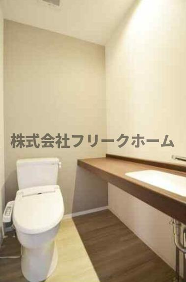 三鷹市井の頭４丁目のアパートのトイレ