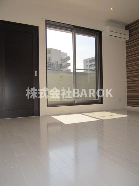 福岡市中央区地行２丁目のアパートの居間・リビング