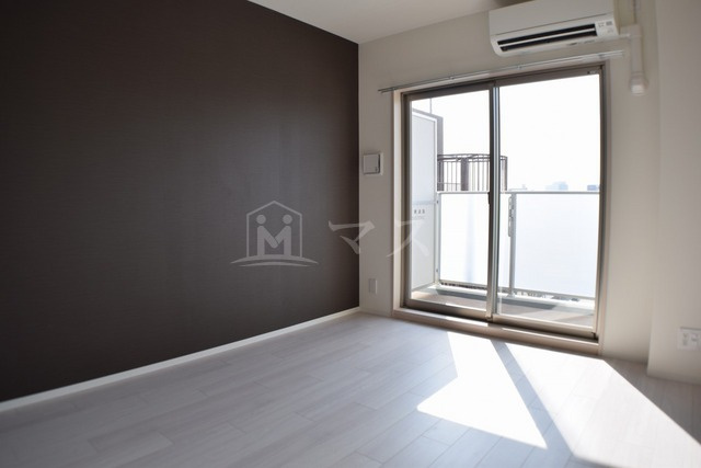 アスヴェル阿波座ブルーアースの居間・リビング|フロアーによってカラーが異なります。