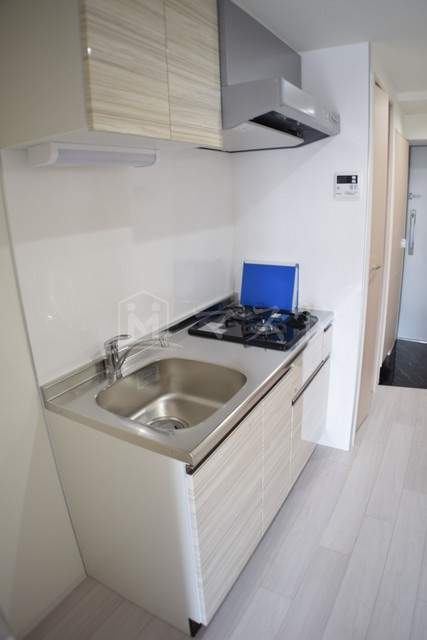 アスヴェル阿波座ブルーアースのキッチン|フロアーによってカラーが異なります。