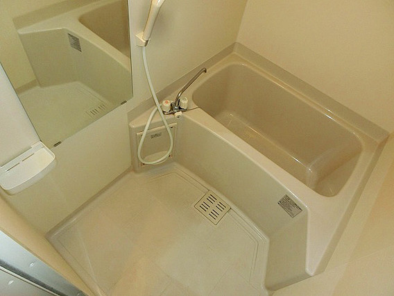 レジュールアッシュ神戸元町の浴室