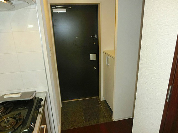 レジュールアッシュ神戸元町の玄関