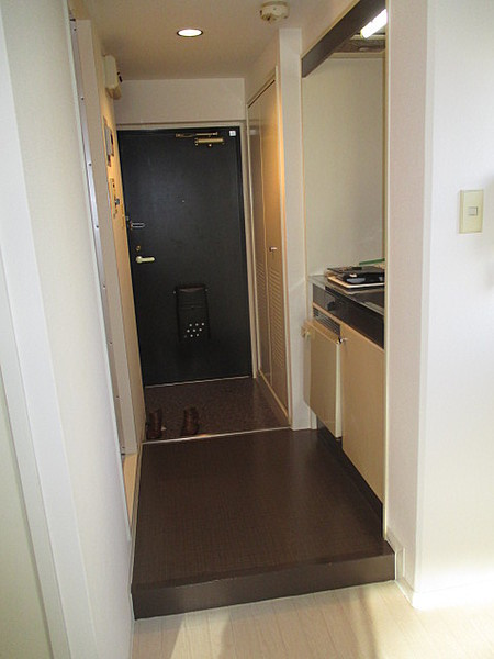 ロイヤルメゾン魚崎2の玄関