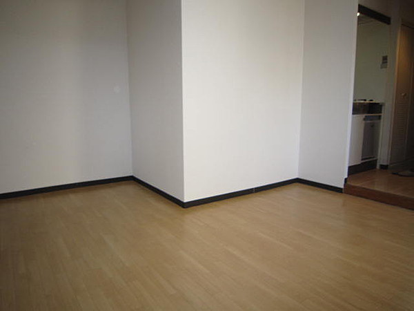 ロイヤルメゾン魚崎2の居間・リビング