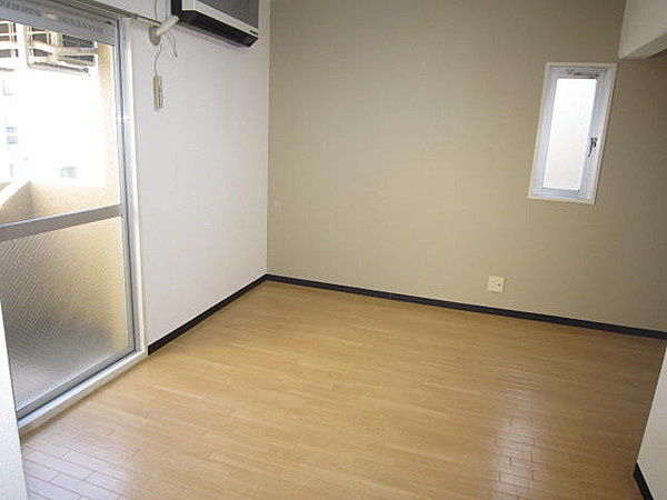 ロイヤルメゾン魚崎2のキッチン