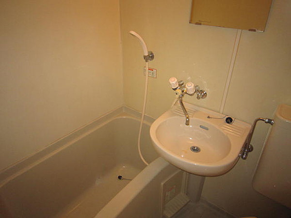 ロイヤルメゾン魚崎2の浴室