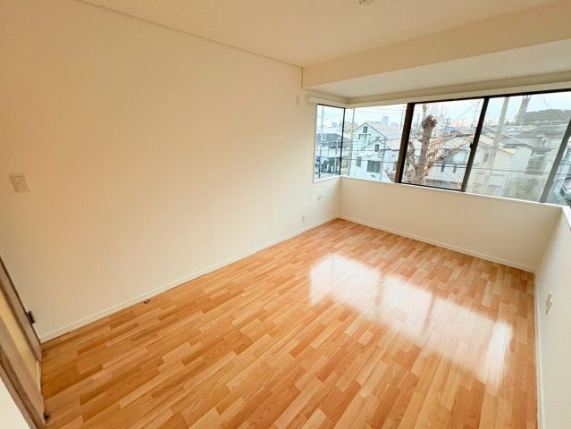 ロイヤルメゾン岡本の居間・リビング