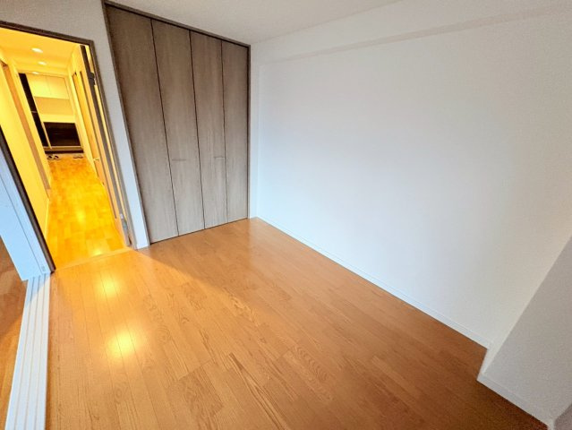 ロイヤルメゾン岡本の居間・リビング