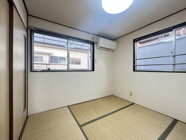 岡ハウスの居間・リビング