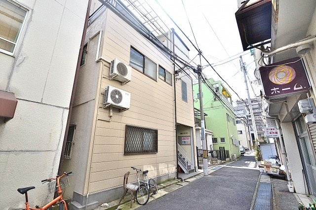 岡ハウスの外観