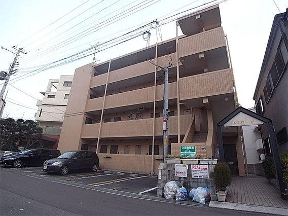 HU岩屋ハイツの外観